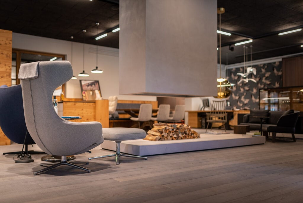 Vitra Grand Repos und Fritz Hansen Egg Chair