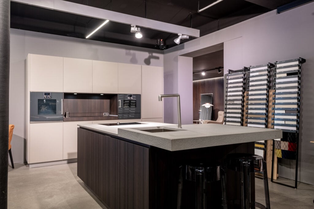 Abverkaufsküche Modell Artex von Poliform mit Gaggenau Geräte