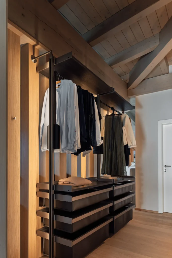 Rimadesio Zenit mit Tischlerei vLamellen verbaut