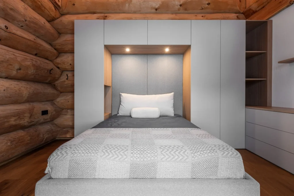 Bettverbau mit der hauseigenen Tischlerei