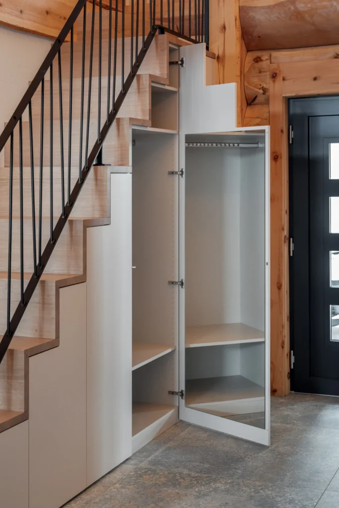 Stiegenverbau mit Stauraum Tischlerei Reiter