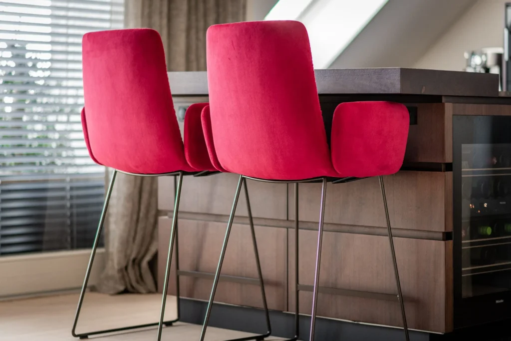 KFF Arva light Barhocker in samt von M-Studio Reiter