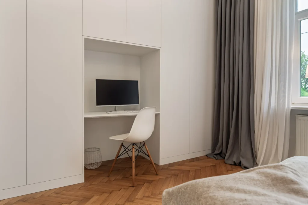 Tischlerkasten handgefertigt mit Vitra Sessel