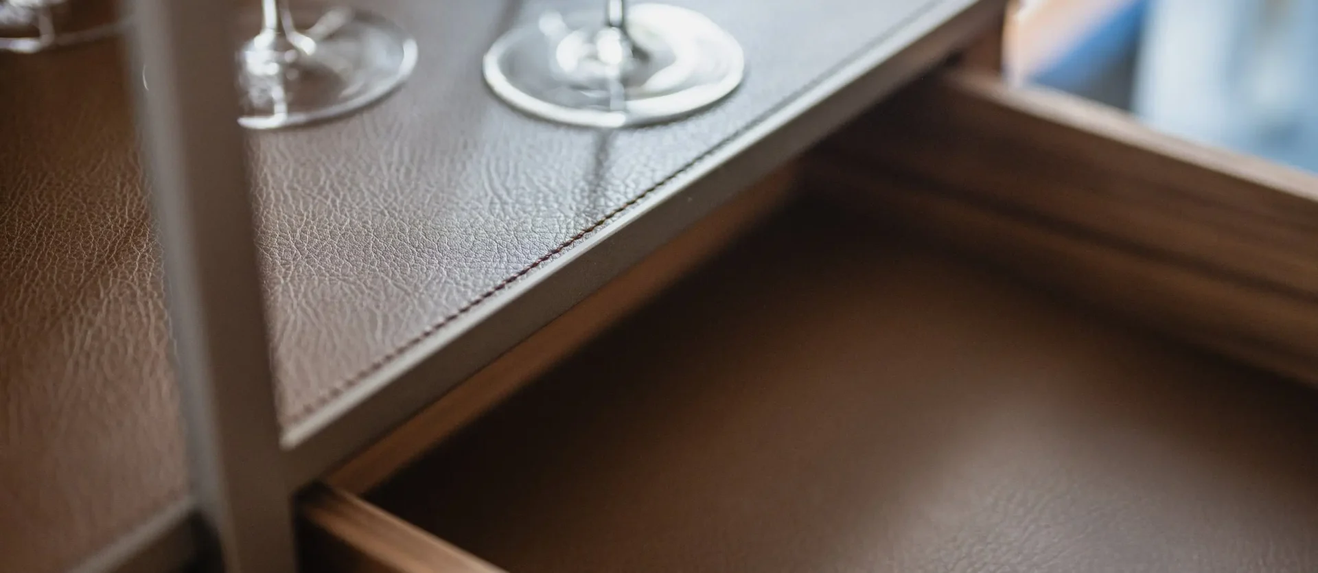 Ablage in Leder von Rimadesio