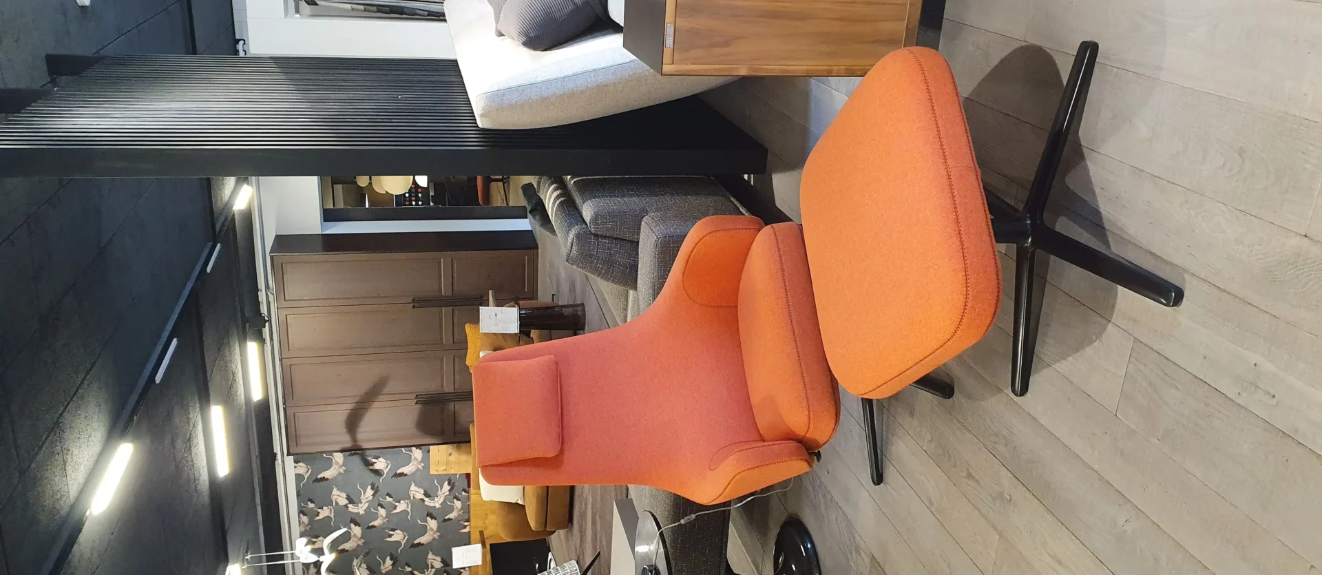 vitra repos und ottoman im M-Studio Reitr Altenmakrt uzum Abverkaufspreis