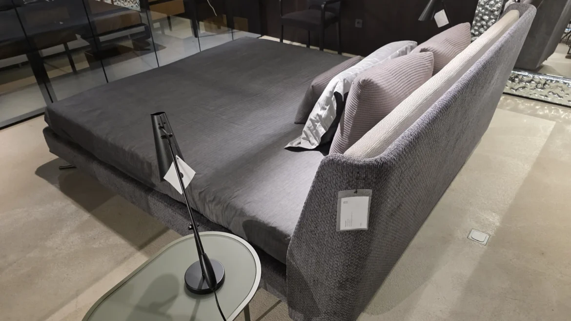 Minotti Bett